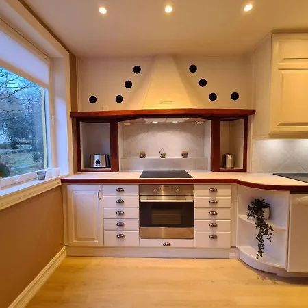 Spacious And Modern, 2-bedroom, Near Center, Best Location