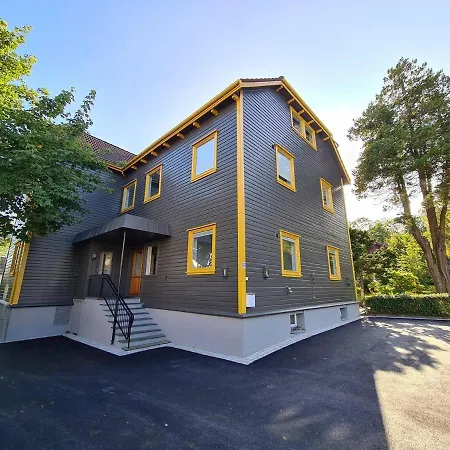 Apartment Spacious And Modern, 2-bedroom, Near Center, Best Location